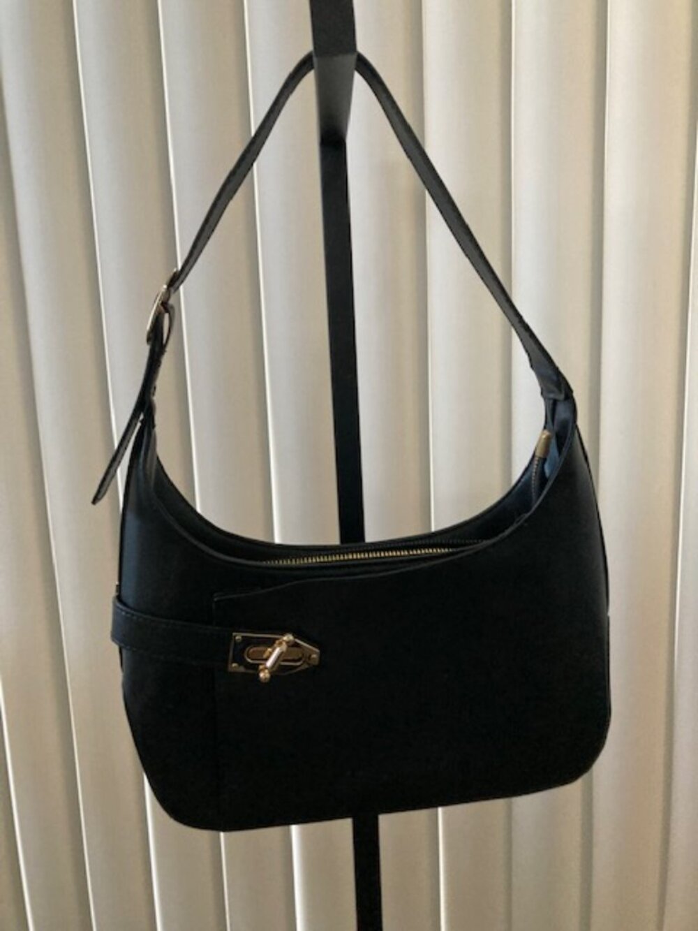 Over the Shoulder Cross Lock Purse